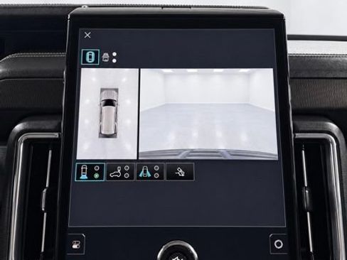 Used 2025 GMC Yukon Elevation w/ Elevation Premium Package AWD/4WD image 33