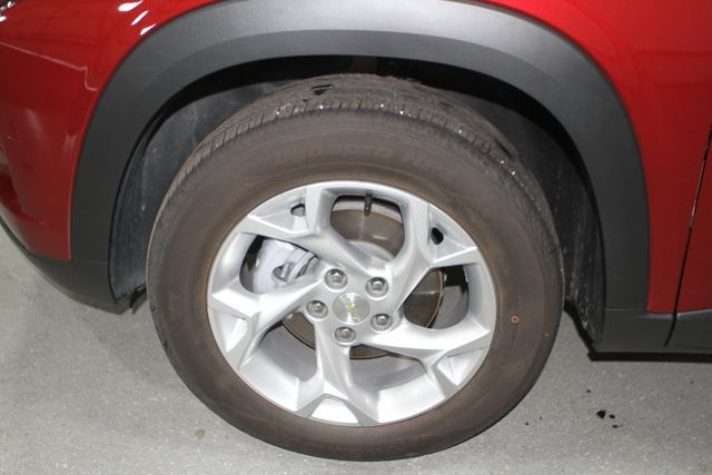 Used 2025 Chevrolet Trax LS w/ LS Convenience Package FWD image 5