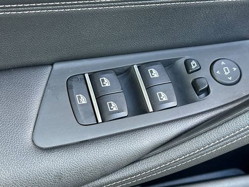 Used 2022 BMW 530i w/ Convenience Package image 11