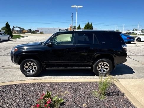 Used 2016 Toyota 4Runner SR5 Premium AWD/4WD image 8