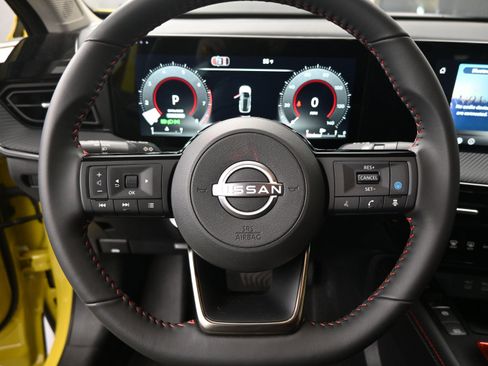 Used 2026 Nissan Kicks SR image 11