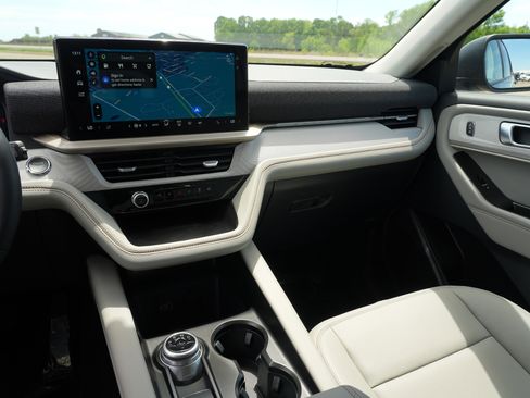 New 2026 Ford Explorer Active w/ Active Comfort Package AWD/4WD image 19