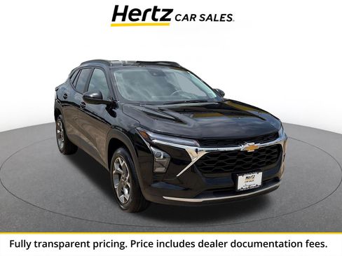 Used 2025 Chevrolet Trax LT FWD image 1