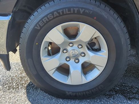 Used 2024 RAM 1500 Big Horn RWD image 30