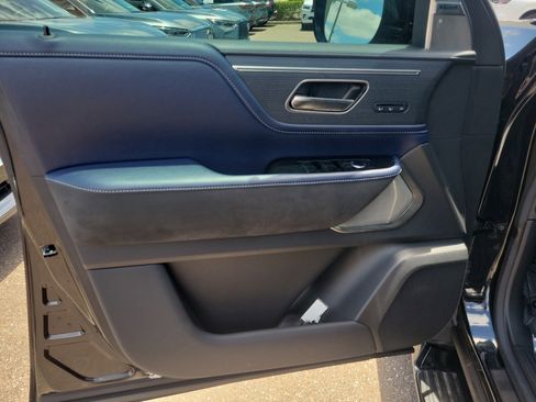 Certified 2026 INFINITI QX80 4WD w/ Sport Exterior Package image 19