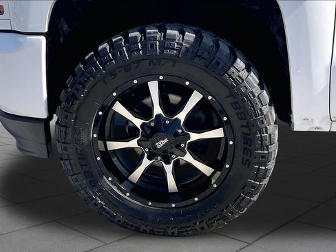Used 2018 Chevrolet Silverado 1500 LT w/ All Star Edition AWD/4WD image 10
