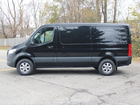 Used 2020 Mercedes-Benz Sprinter 2500 image 4