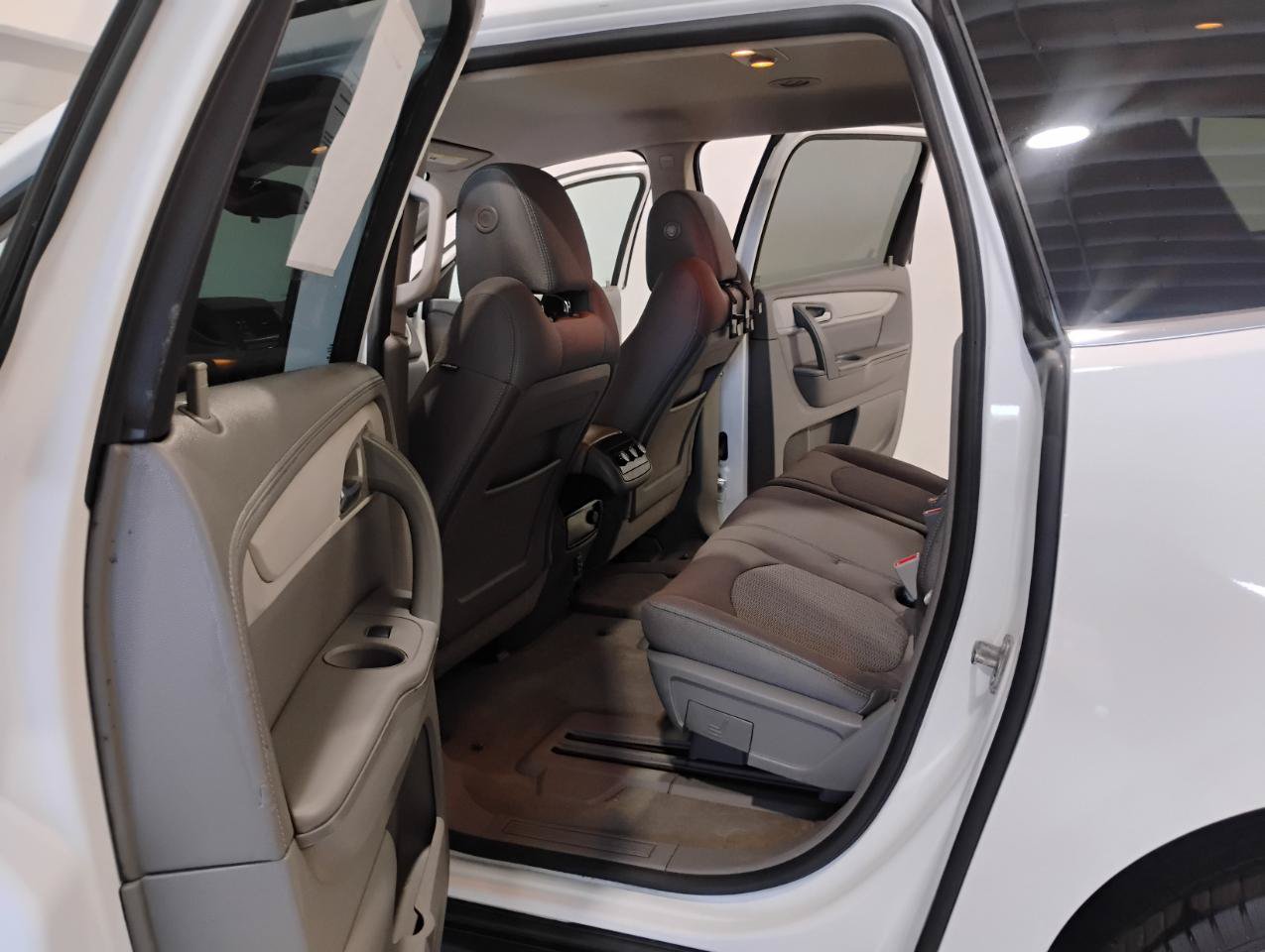 Used 2017 Chevrolet Traverse LT FWD image 31