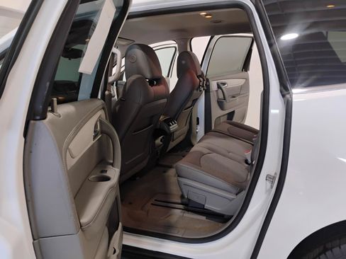 Used 2017 Chevrolet Traverse LT FWD image 31