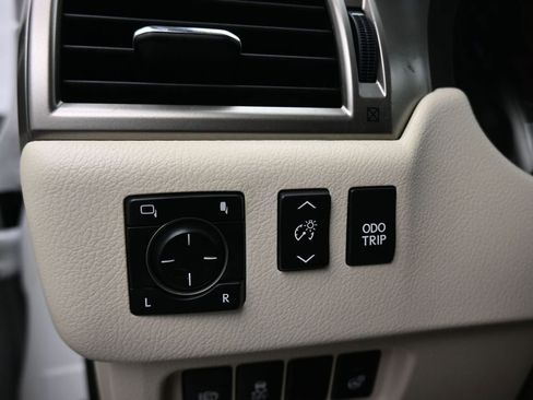 Used 2018 Lexus GX 460 Luxury AWD/4WD image 27