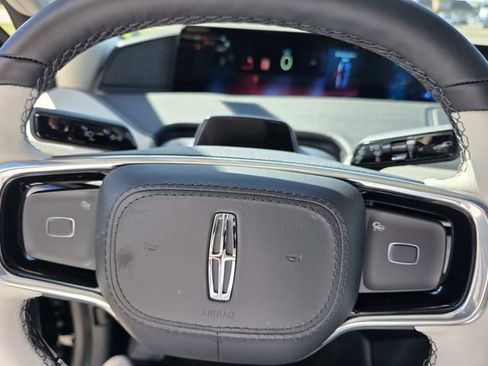 New 2026 Lincoln Navigator Reserve w/ Jet Appearance Package image 13