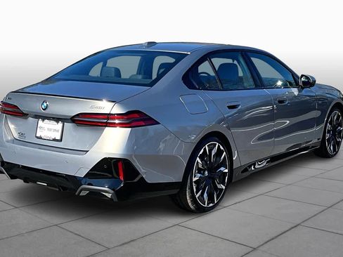 Used 2026 BMW 540i xDrive w/ M Sport Package image 13