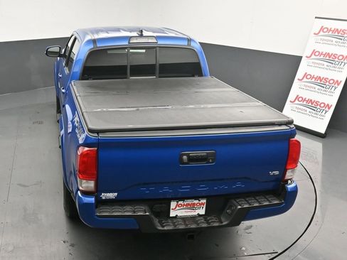 Used 2016 Toyota Tacoma TRD Sport w/ Towing Package image 31