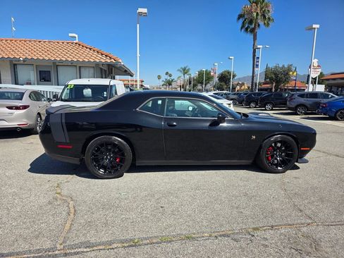 Used 2018 Dodge Challenger R/T Scat Pack RWD image 4