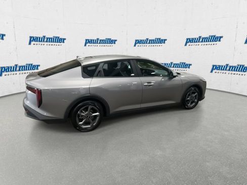 Used 2025 Kia K4 FWD image 11