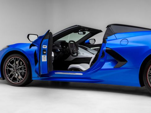 Used 2024 Chevrolet Corvette Stingray Preferred Conv w/ Z51 Performance Package RWD image 19