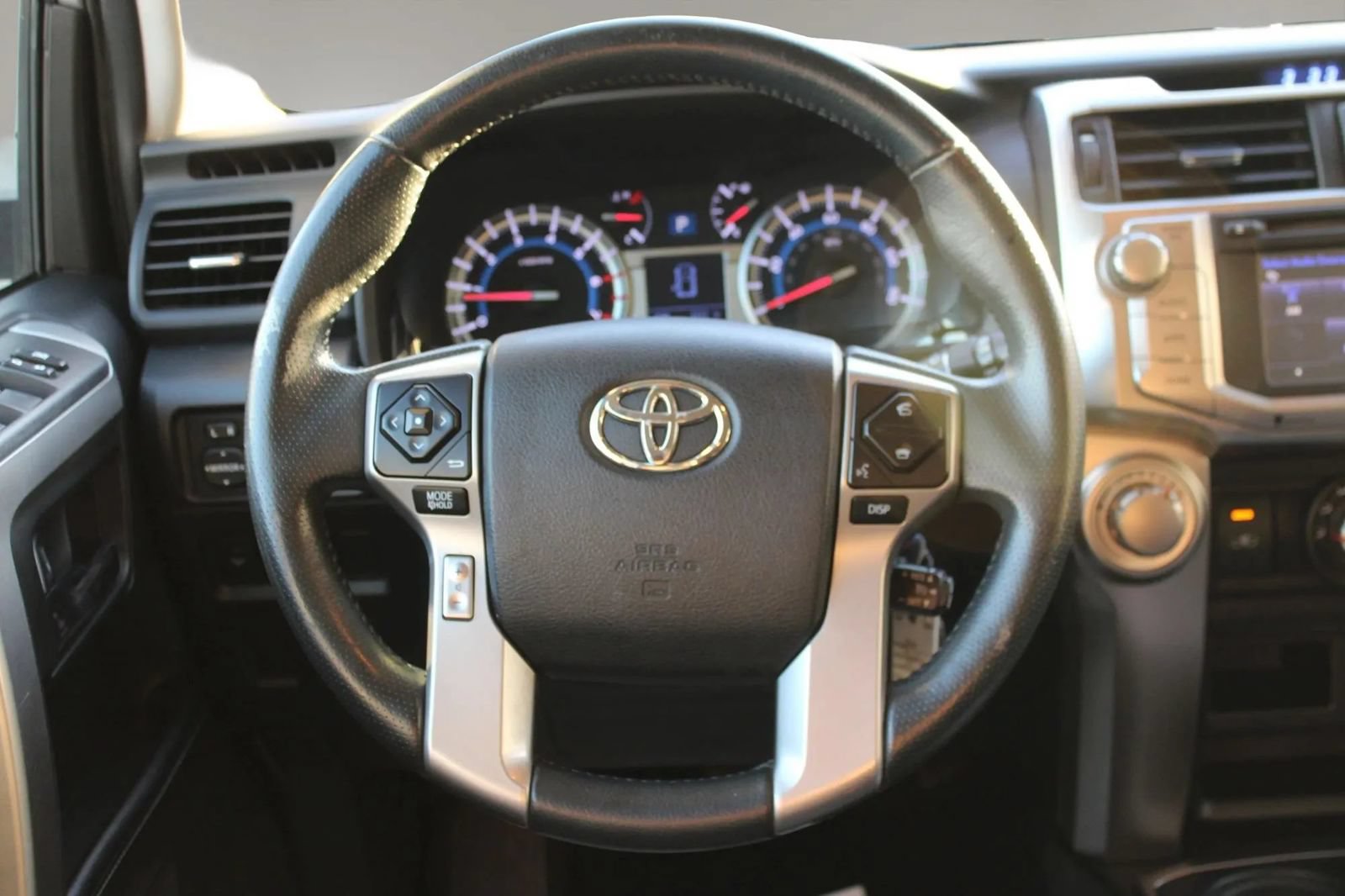 Used 2016 Toyota 4Runner SR5 AWD/4WD image 18