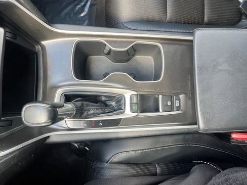 Used 2018 Honda Accord Sport image 24