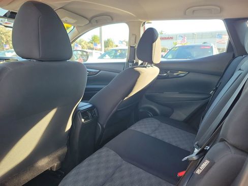 Certified 2022 Nissan Rogue Sport SV image 8