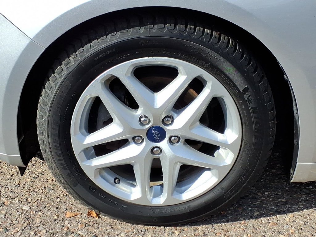 Used 2014 Ford Fusion SE FWD image 9