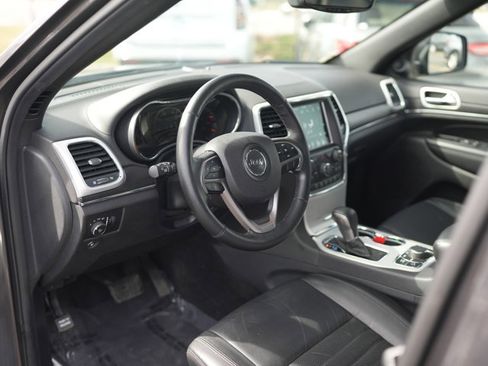 Used 2018 Jeep Grand Cherokee Limited AWD/4WD image 13