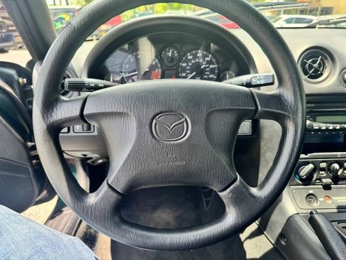 Used 1999 MAZDA MX-5 Miata RWD image 21