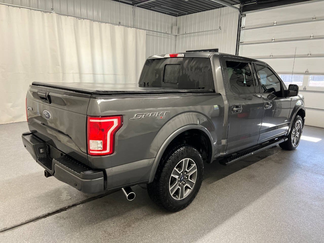 Used 2015 Ford F150 XLT w/ Equipment Group 302A Luxury AWD/4WD image 4