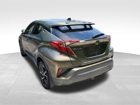 Used 2021 Toyota C-HR XLE FWD image 15