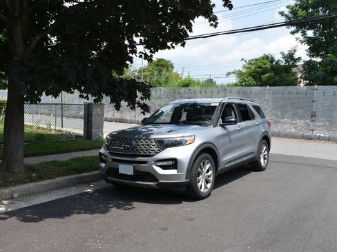 Used 2023 Ford Explorer Limited RWD image 2