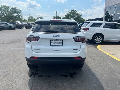 Used 2024 Jeep Compass Latitude AWD/4WD image 4