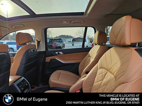 Used 2023 BMW X7 xDrive40i w/ Parking Assistance Package image 19