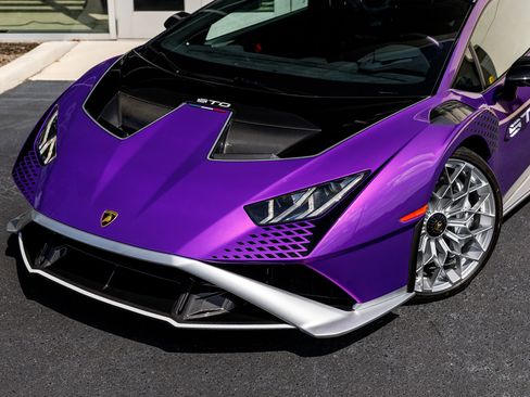 Used 2023 Lamborghini Huracan STO image 6