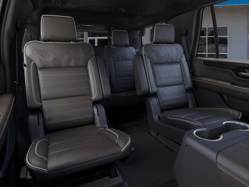 New 2026 GMC Yukon Denali Ultimate w/ LPO, Illumination Package AWD/4WD image 17