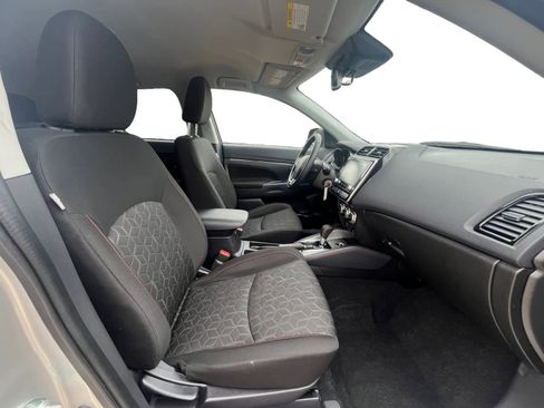 Used 2025 Mitsubishi Outlander Sport LE image 16