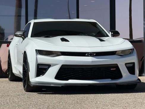 Used 2016 Chevrolet Camaro SS RWD image 18