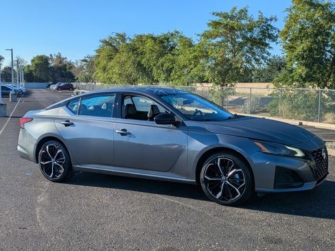 Certified 2023 Nissan Altima 2.5 SR image 8