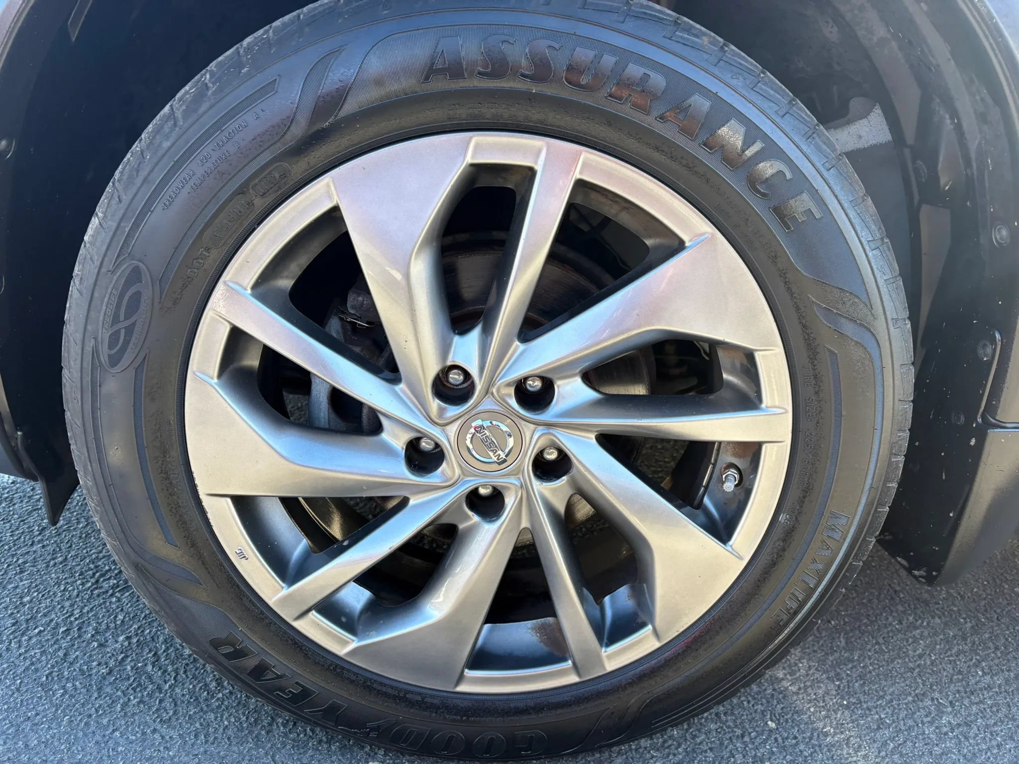 Used 2015 Nissan Rogue SL AWD/4WD image 27