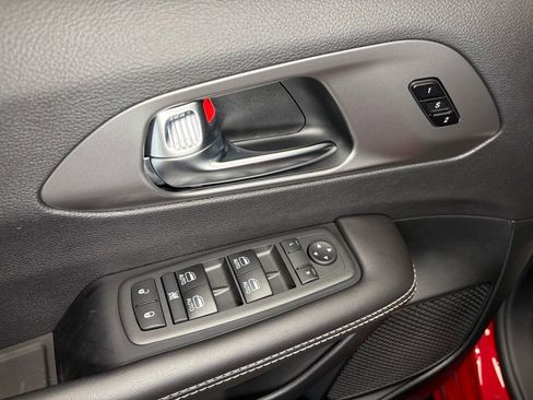 New 2026 Chrysler Pacifica Select AWD/4WD image 17