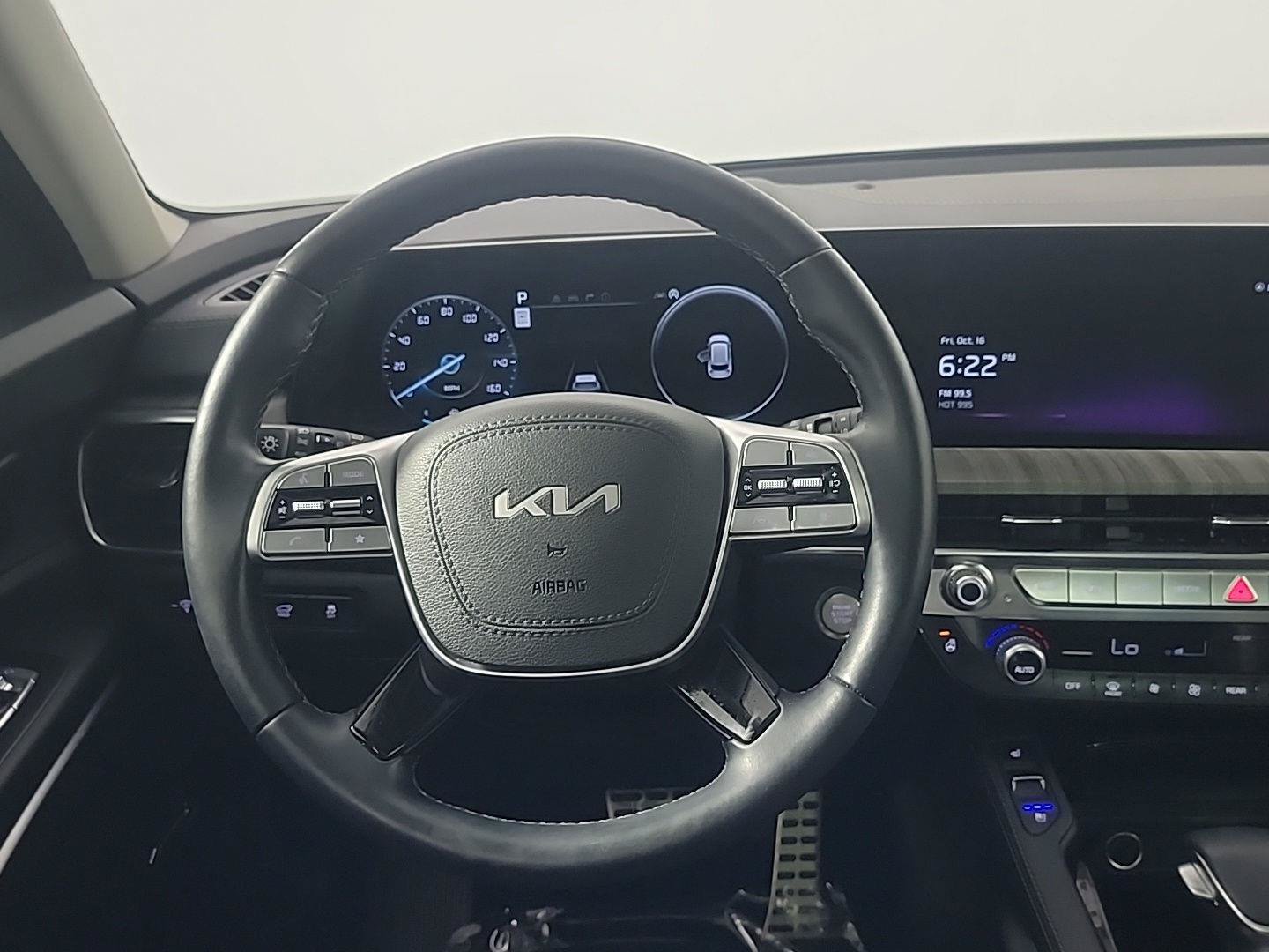 Used 2025 Kia Telluride SX w/ SX Captain's Chair Package AWD/4WD image 22