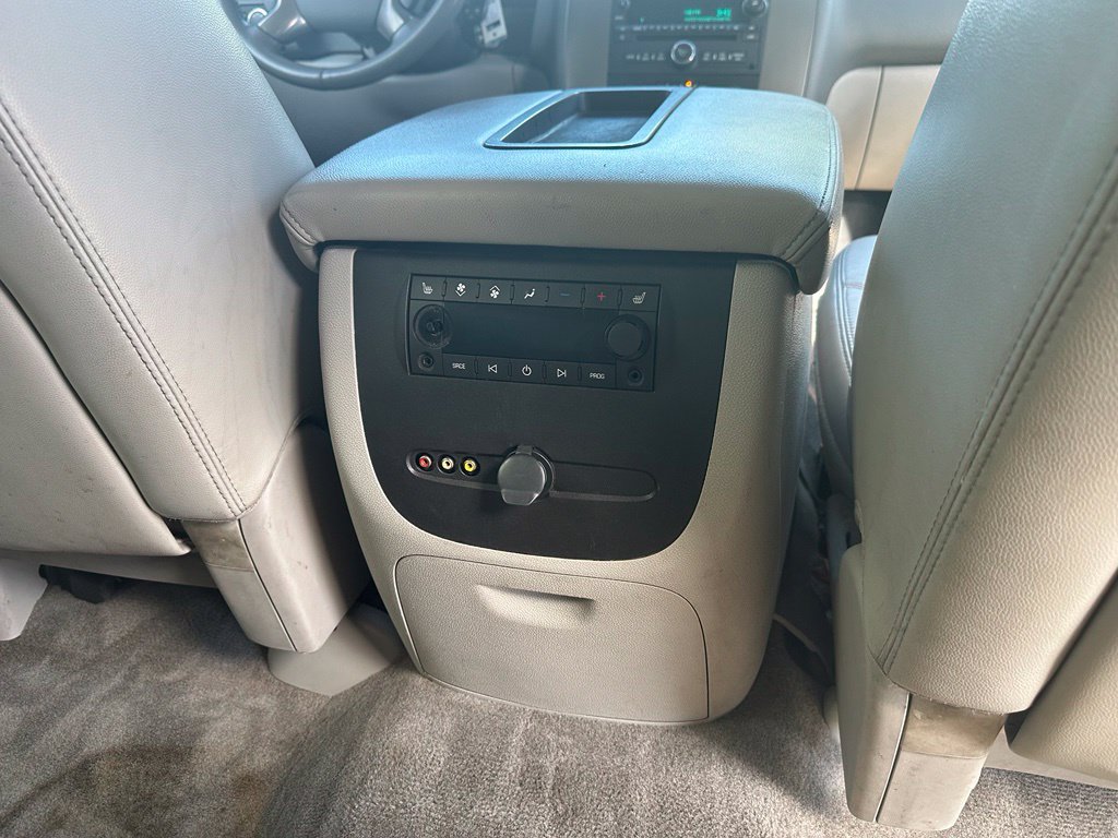Used 2012 GMC Yukon XL SLT w/ SLT-2 Equipment Package AWD/4WD image 24