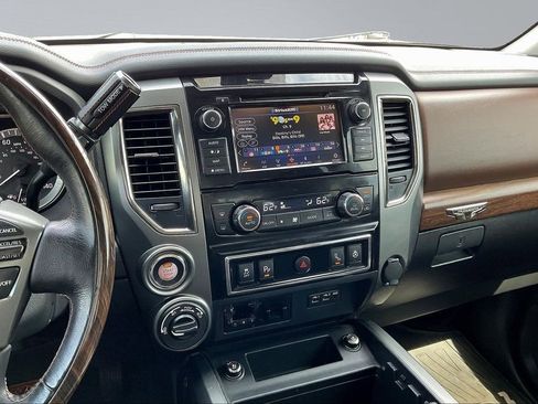 Used 2019 Nissan Titan Platinum Reserve w/ Platinum Utility Package AWD/4WD image 10