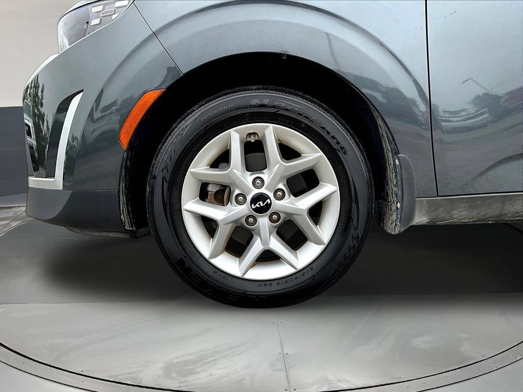 Used 2023 Kia Soul LX w/ Option Group 015 FWD image 34