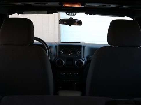 Used 2013 Jeep Wrangler Unlimited Sport image 32