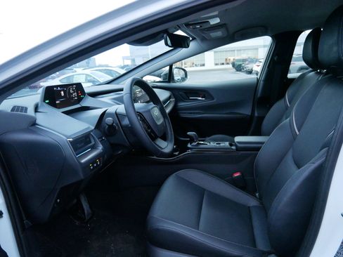 Used 2024 Toyota Prius XLE image 32