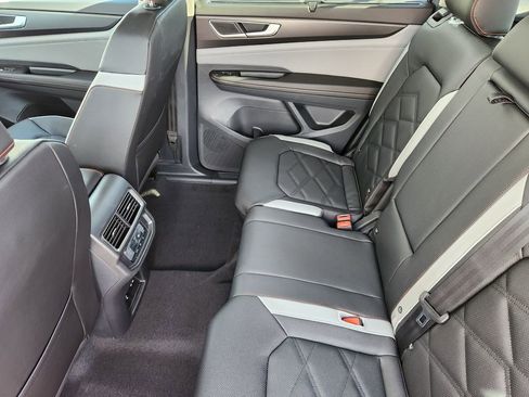 New 2026 Volkswagen Atlas Peak Edition AWD/4WD image 13