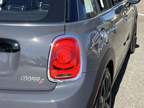 Used 2018 MINI Cooper S FWD image 41
