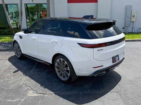 Used 2024 Land Rover Range Rover Sport Dynamic SE AWD/4WD image 16