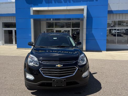 Used 2017 Chevrolet Equinox LT w/ Convenience Package FWD image 4