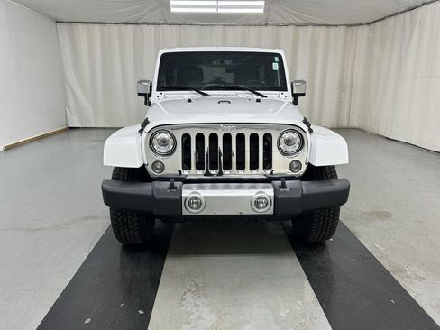 Used 2017 Jeep Wrangler Unlimited Sahara w/ Dual Top Group AWD/4WD image 3