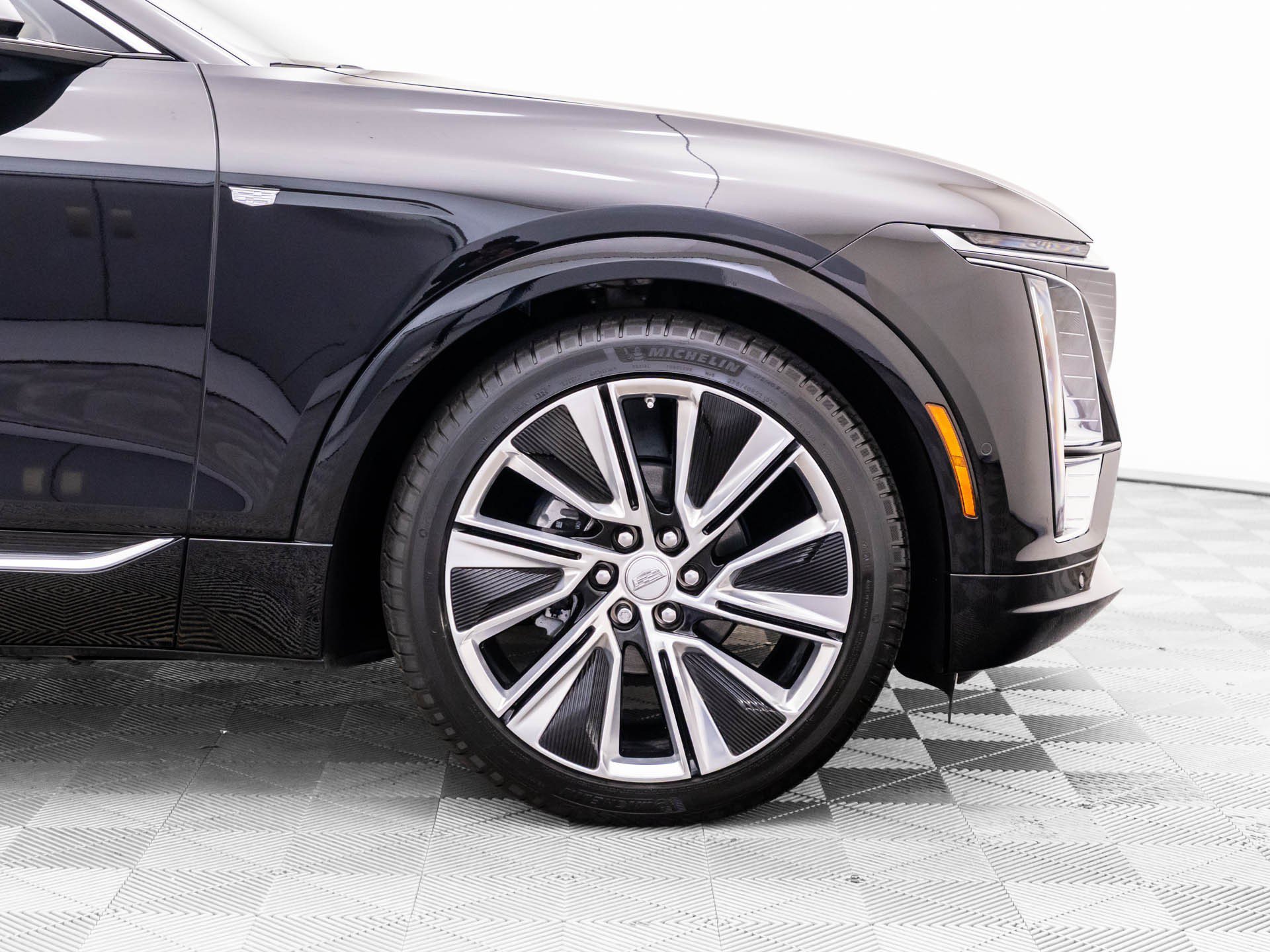 Used 2025 Cadillac Lyriq Luxury w/ Nappa Leather Package AWD/4WD image 30
